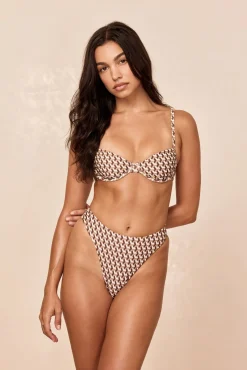 Capri Thong - Husk Geo