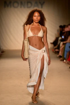 Monday Top - Ivory Geo